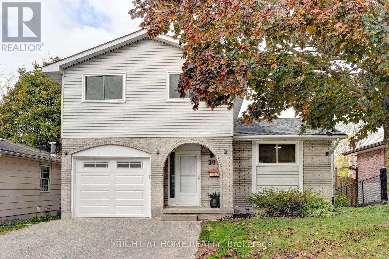 MLS® listing #29571484 for sale located at 39 SOUTHWOOD DRIVE