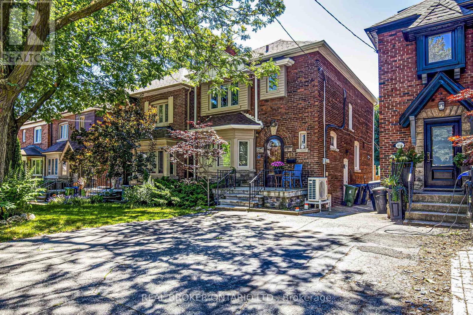 MLS® listing #29571650 for sale located at 413 ROSELAWN AVENUE