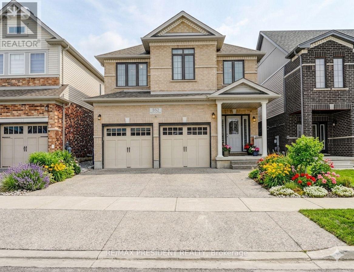 MLS® listing #29572769 for sale located at 552 FLORENCEDALE CRESCENT