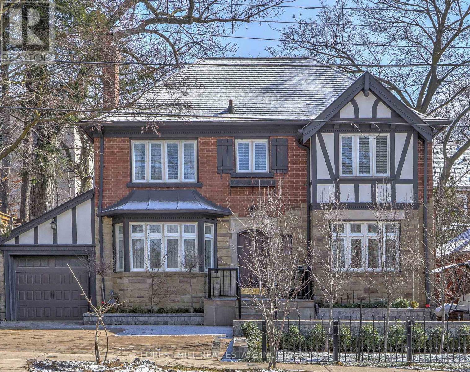 MLS® listing #29573355 for sale located at 607 SPADINA ROAD