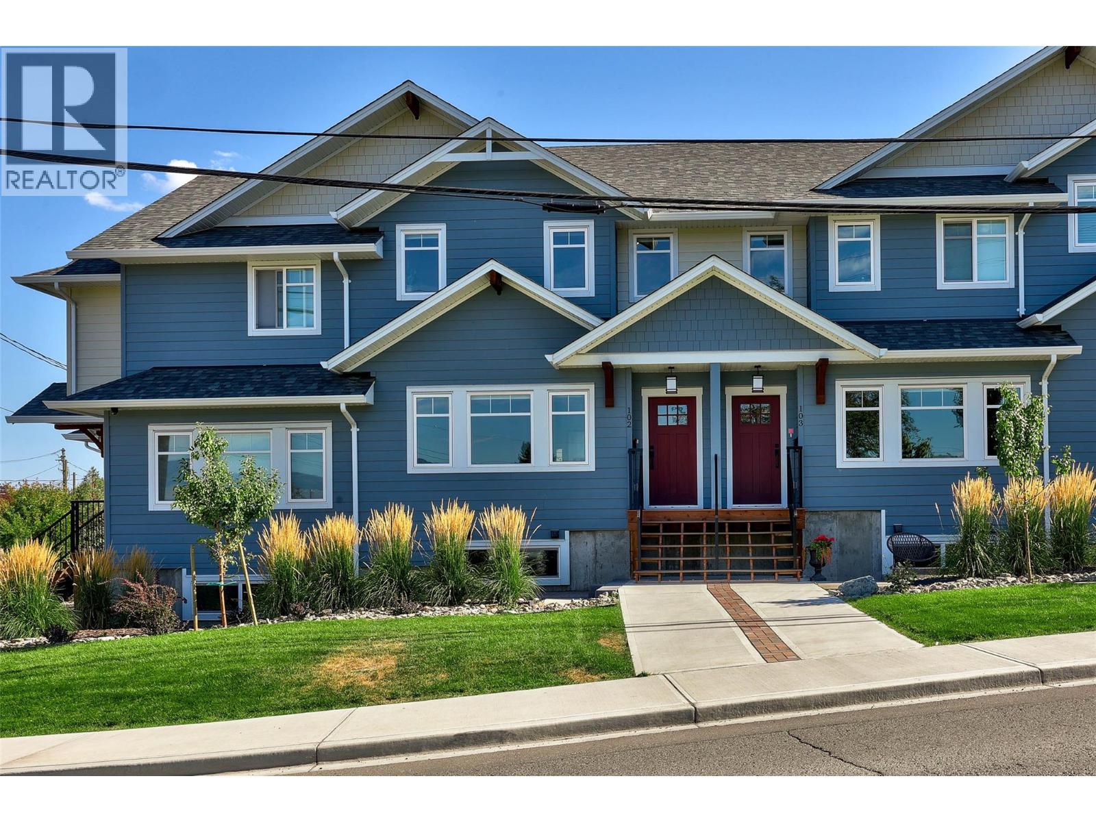 MLS® listing #29574495 for sale located at 321 CENTRE Avenue Unit# 102