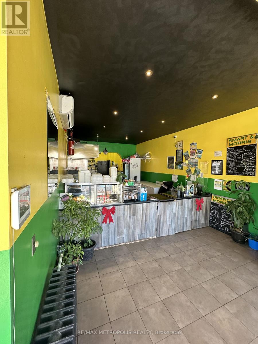 MLS® listing #29575148 for sale located at 854 BATHURST STREET