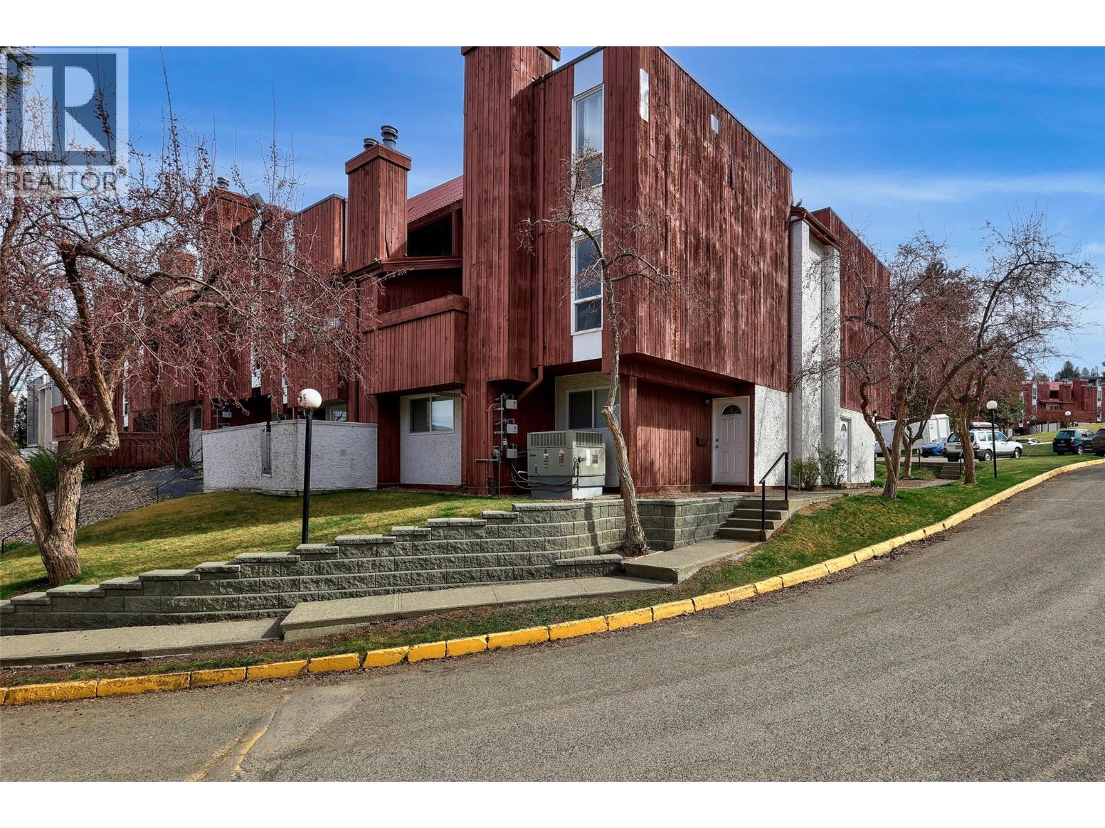 MLS® listing #29576245 for sale located at 1435 Summit Drive Unit# 54