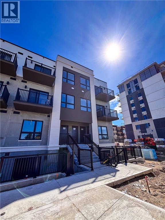 MLS® listing #29577338 for sale located at 25 PALACE Street Unit# R30