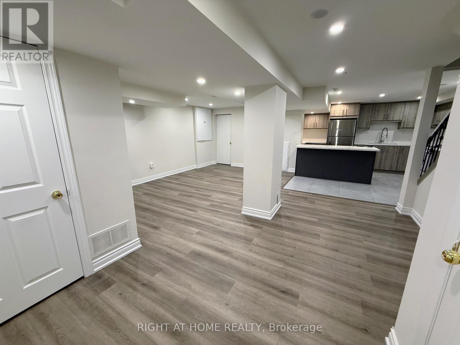 MLS® listing #29577497 for sale located at 3419 DOVETAIL MEWS