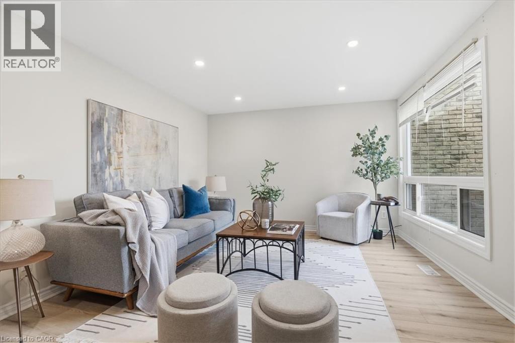 MLS® listing #29578298 for sale located at 415 MORGAN Avenue Unit# 5