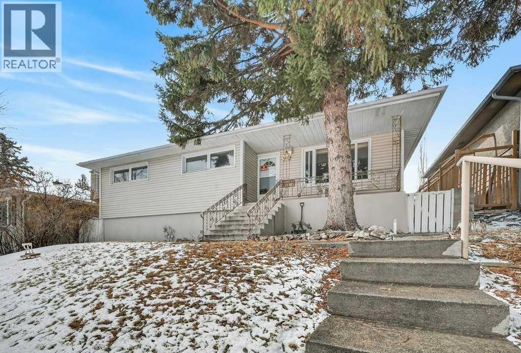 MLS® listing #29578315 for sale located at 347 47 Avenue SW