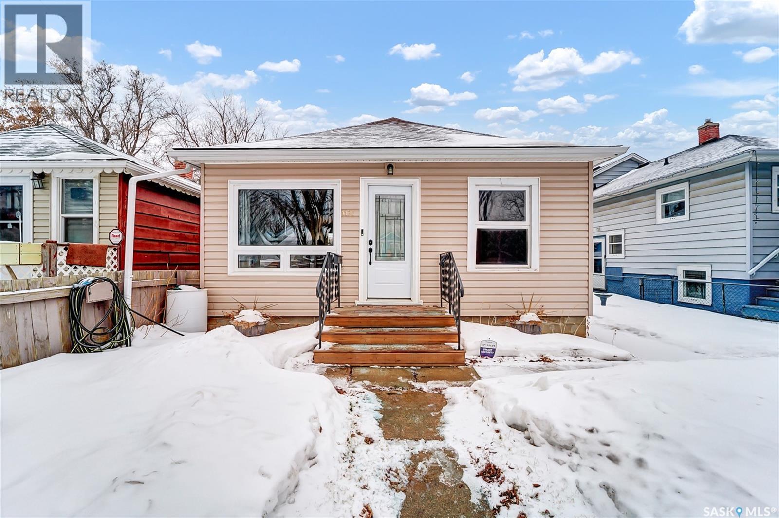 MLS® listing #29579572 for sale located at 1131 H AVENUE N