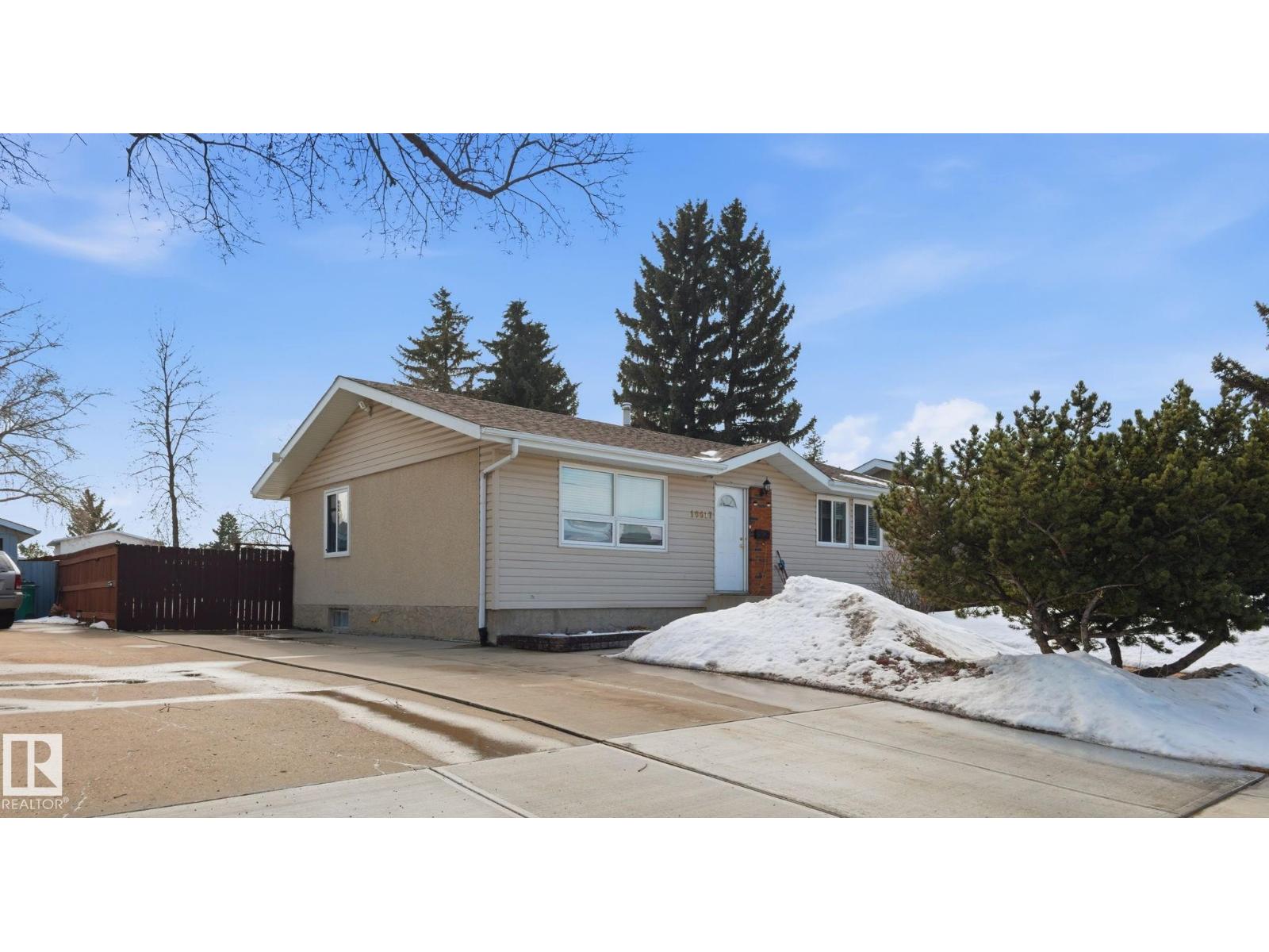 MLS® listing #29579783 for sale located at 10617 167A AV NW