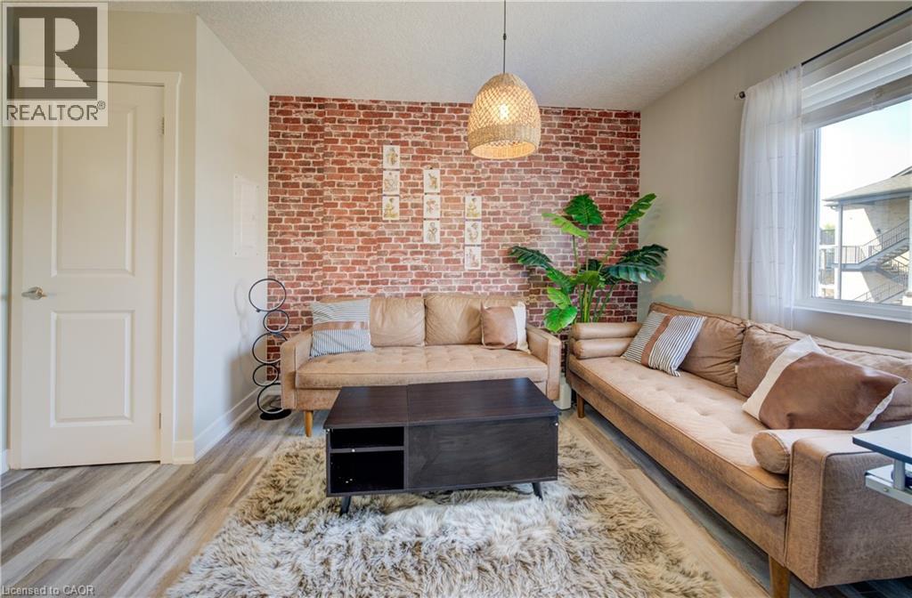 MLS® listing #29579988 for sale located at 185 WINDALE Crescent Unit# 6A