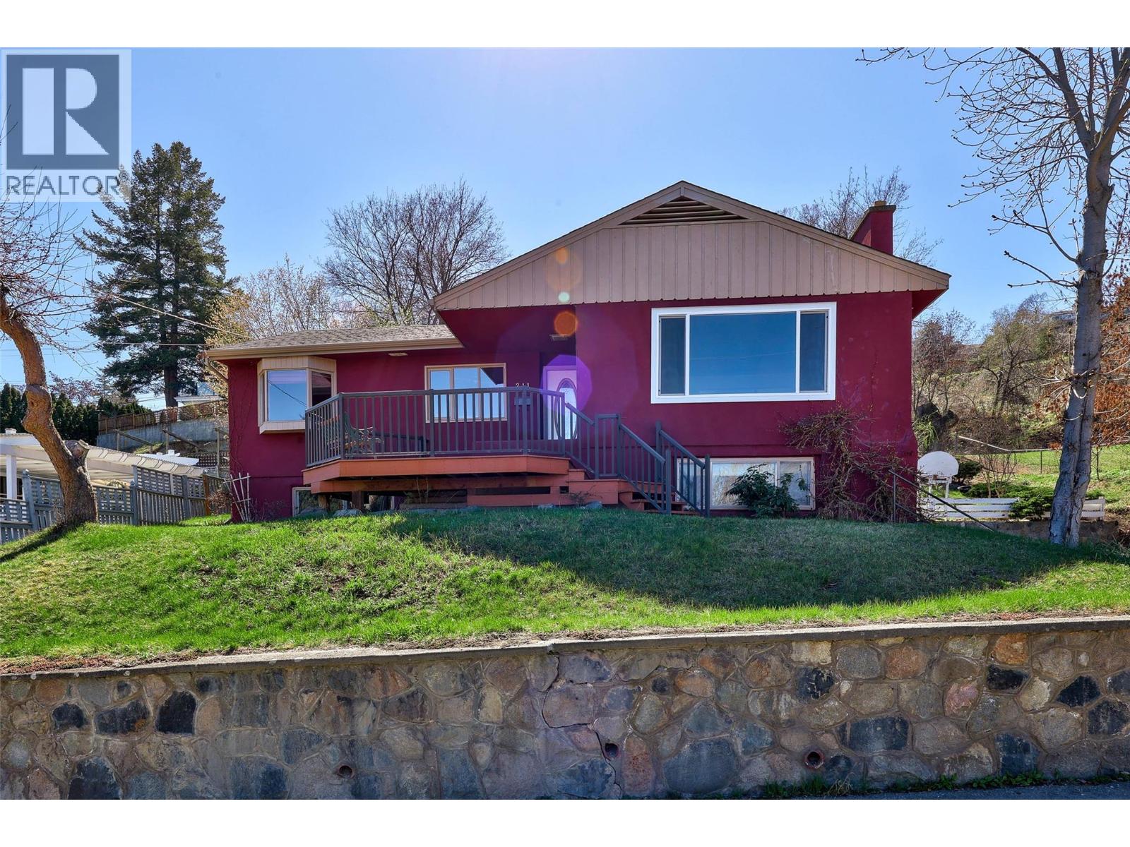 MLS® listing #29582505 for sale located at 211 Connaught Road