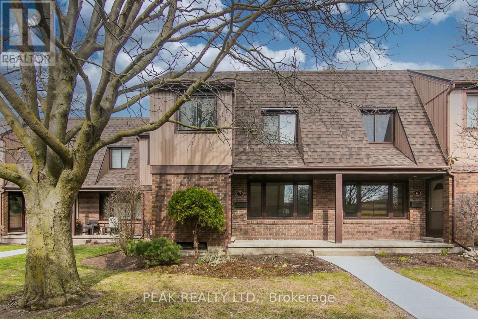 MLS® listing #29583411 for sale located at 7 - 279 SANDOWNE DRIVE