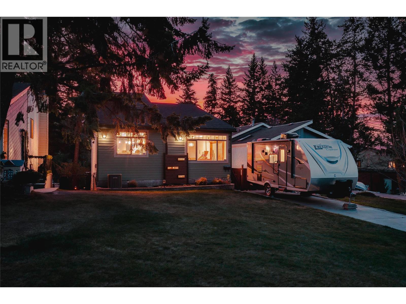 MLS® listing #29583966 for sale located at 610 GLENEAGLES Drive