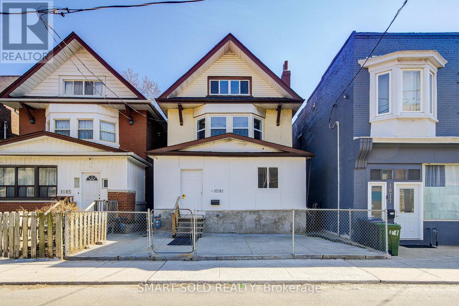 MLS® listing #29584702 for sale located at 1081 GERRARD STREET E