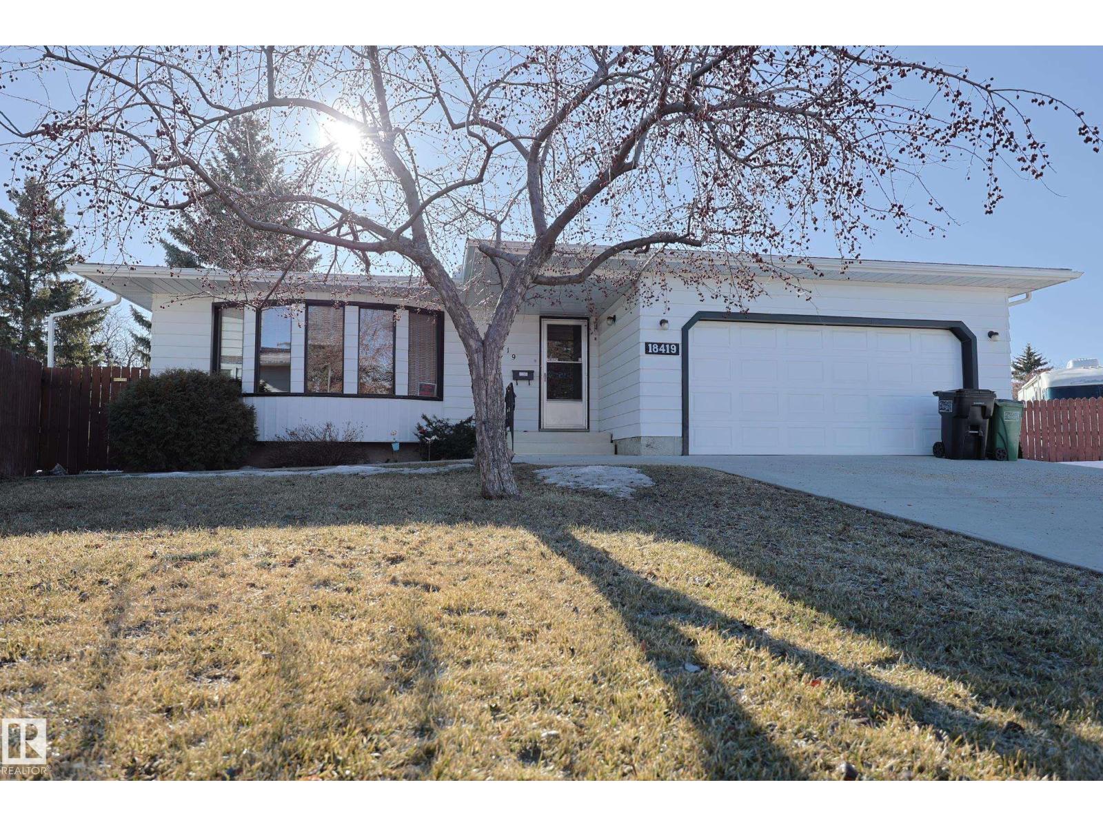 MLS® listing #29585632 for sale located at 18419 91 AV NW