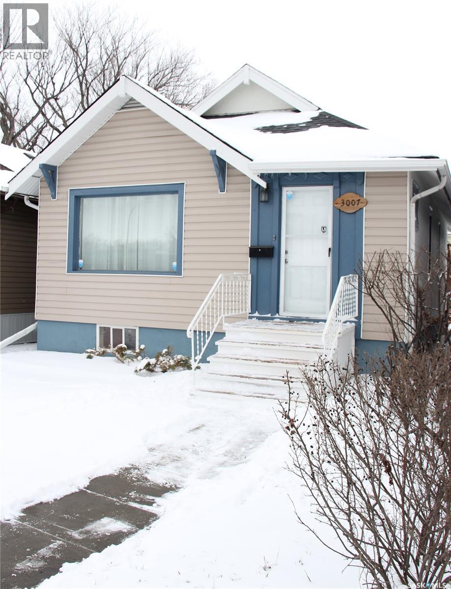 MLS® listing #29586197 for sale located at 3007 DEWDNEY AVENUE