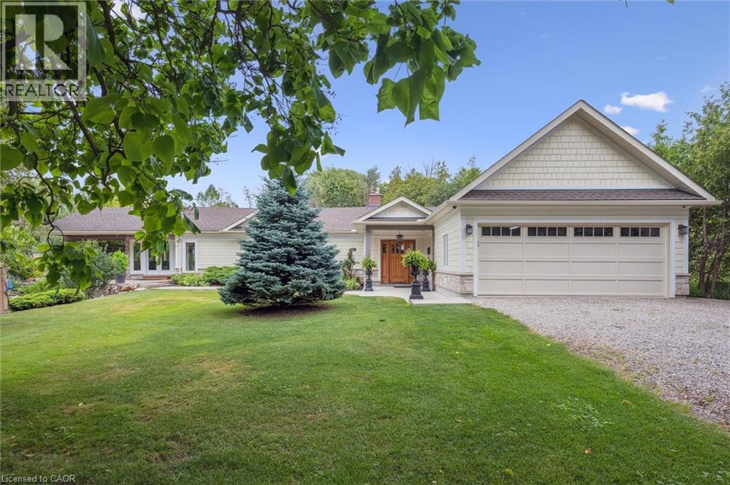 MLS® listing #29586793 for sale located at 882-888 FAIRWAY Road N