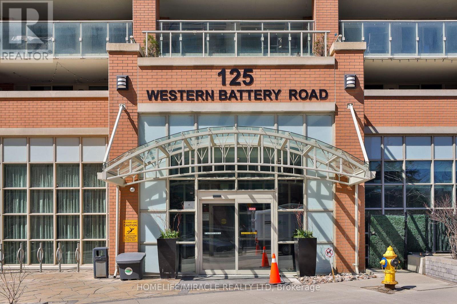 MLS® listing #29587088 for sale located at 2815 - 125 WESTERN BATTERY ROAD