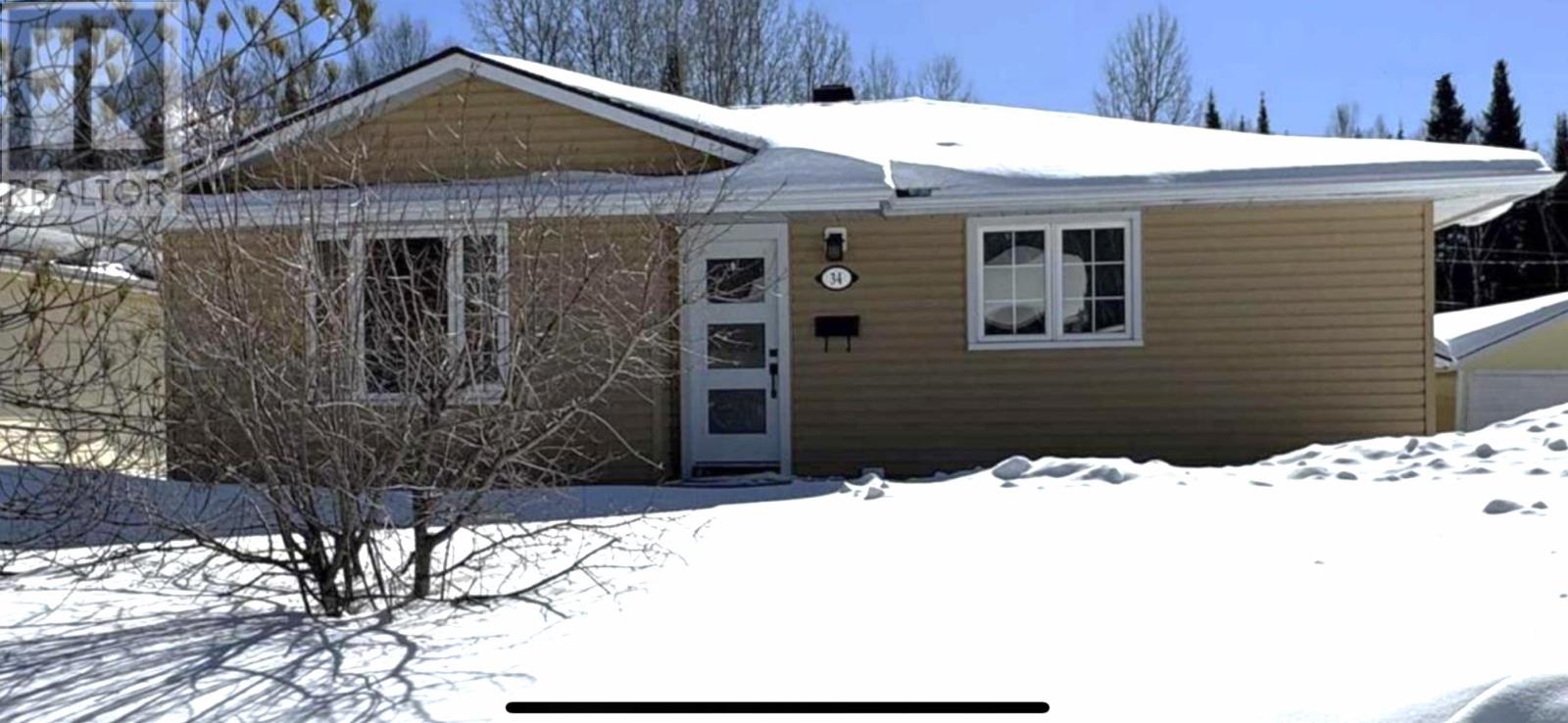 MLS® listing #29588587 for sale located at 34 Redwing Ave