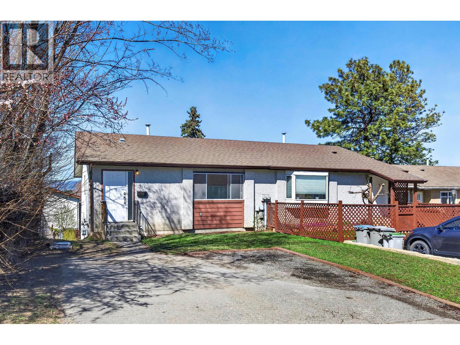 MLS® listing #29590037 for sale located at 1676 SELWYN Road