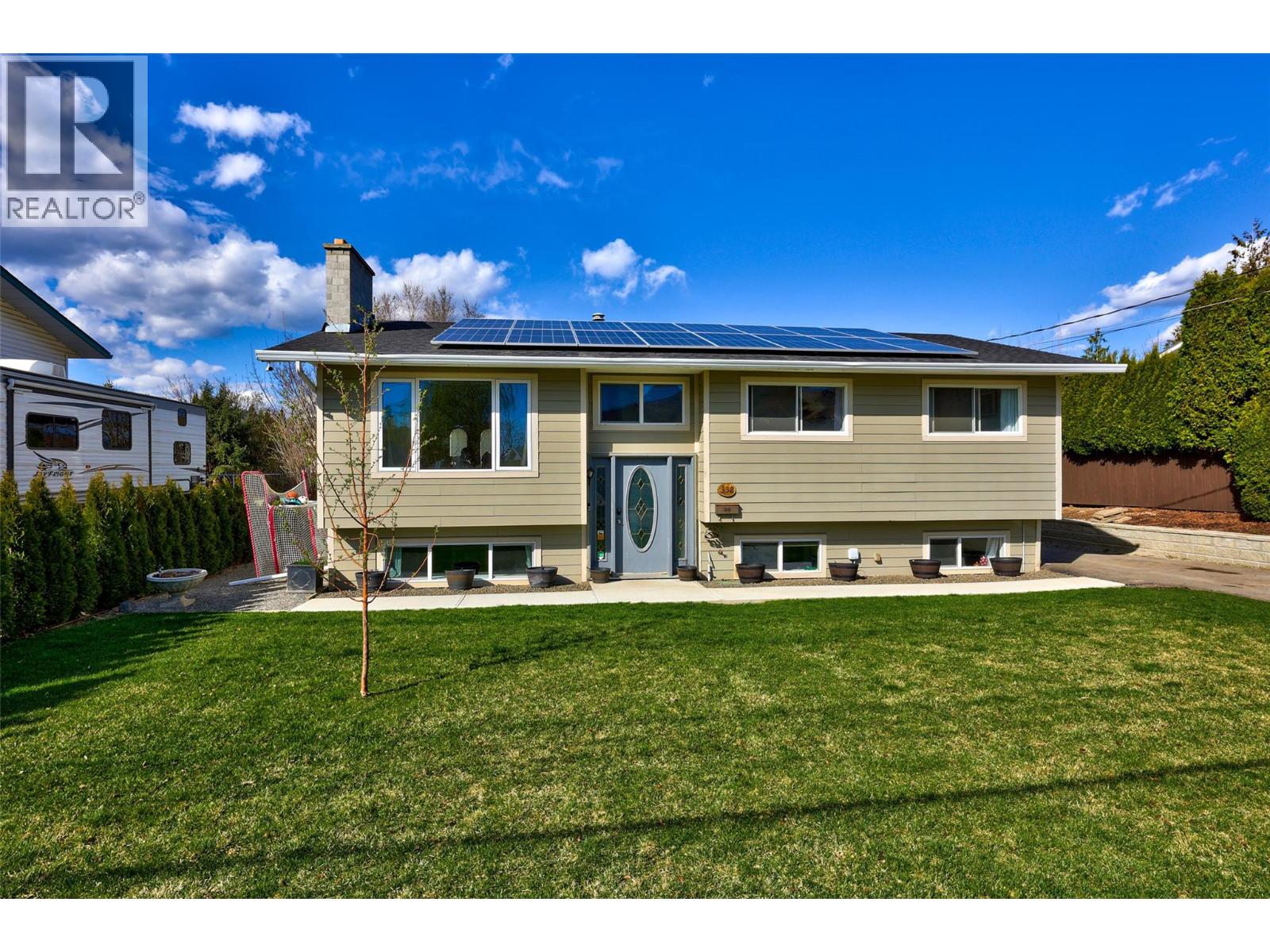 MLS® listing #29590418 for sale located at 332 CHETWYND Drive
