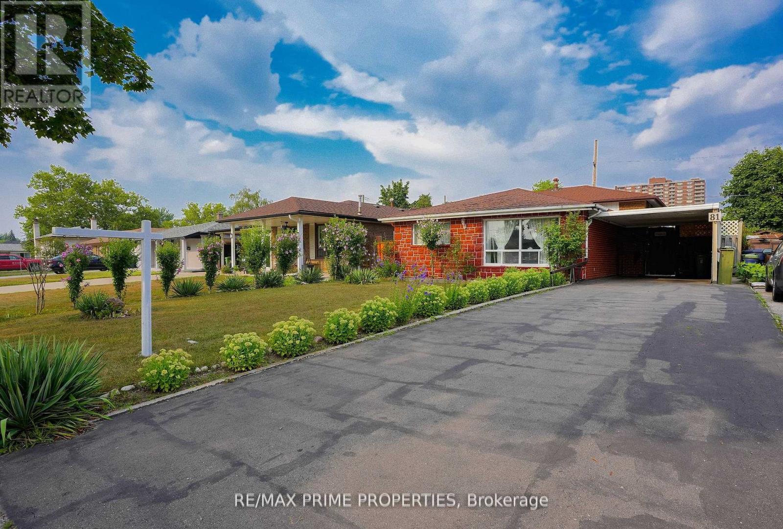 MLS® listing #29591677 for sale located at 81 SILVERSTONE DRIVE