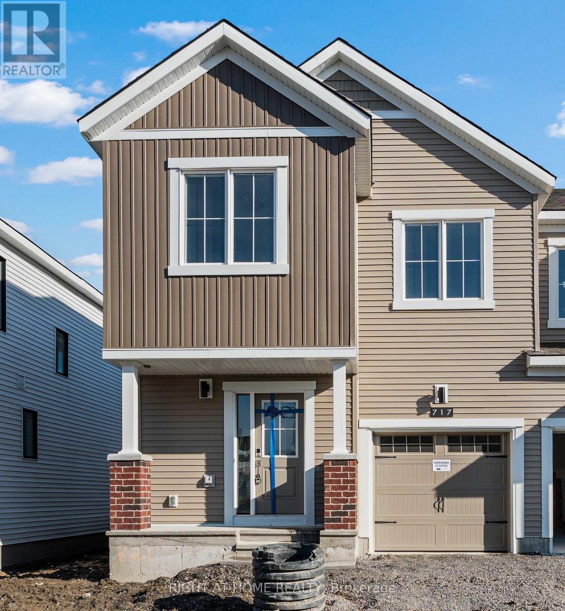 MLS® listing #29592473 for sale located at 717 TINCTURE PLACE S