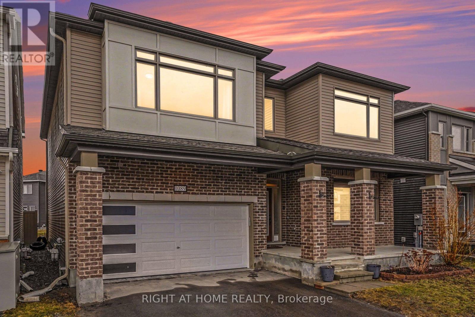 MLS® listing #29592911 for sale located at 1089 APOLUNE STREET