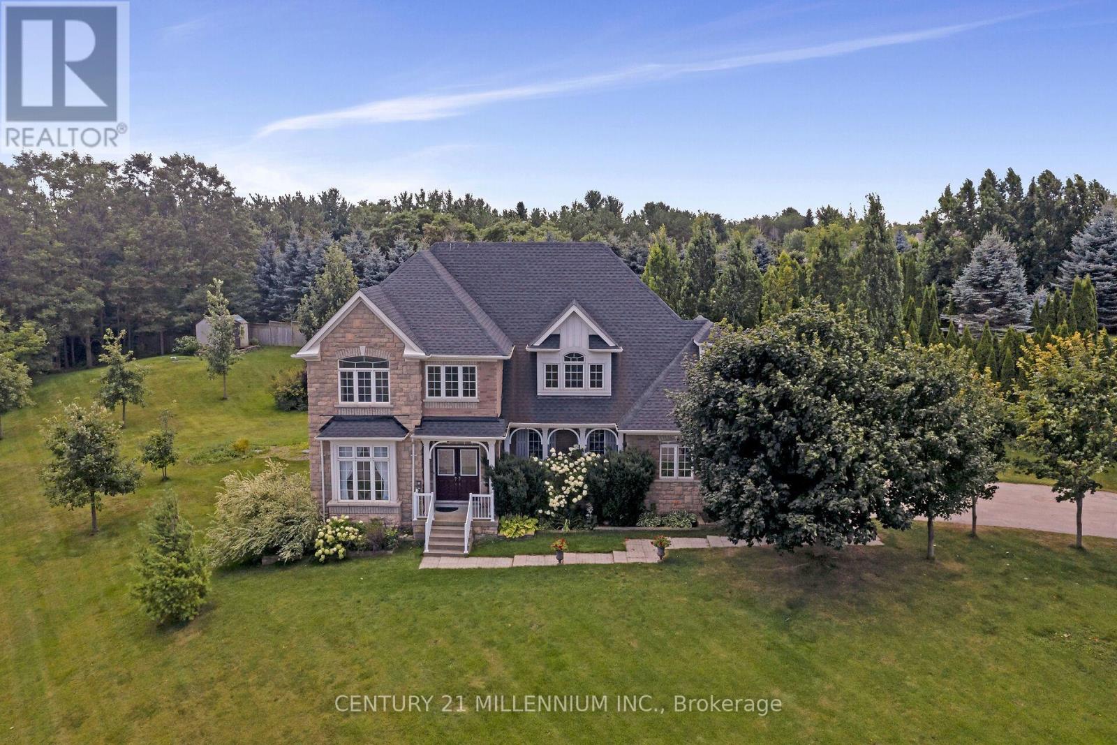 MLS® listing #29593087 for sale located at 15 UPPER CANADA DRIVE