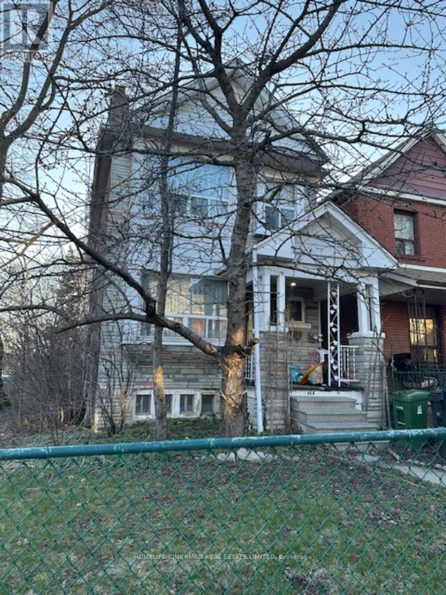 MLS® listing #29593442 for sale located at 60A ARLINGTON AVENUE