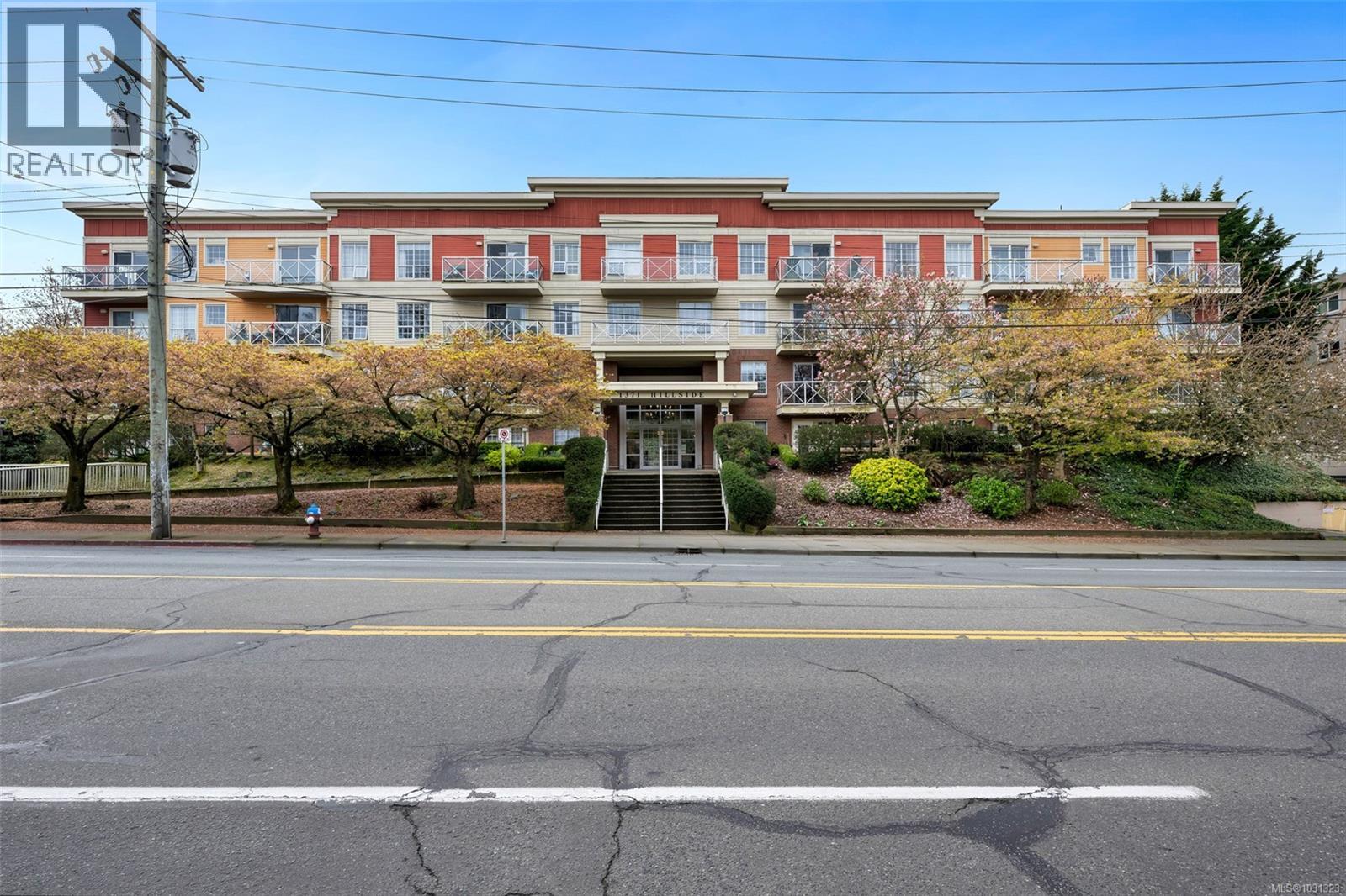 MLS® listing #29593504 for sale located at 108 1371 Hillside Ave