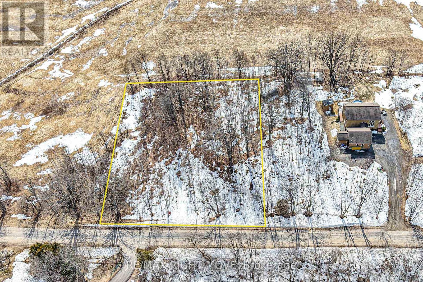 MLS® listing #29594121 for sale located at 2026 UHTHOFF LINE