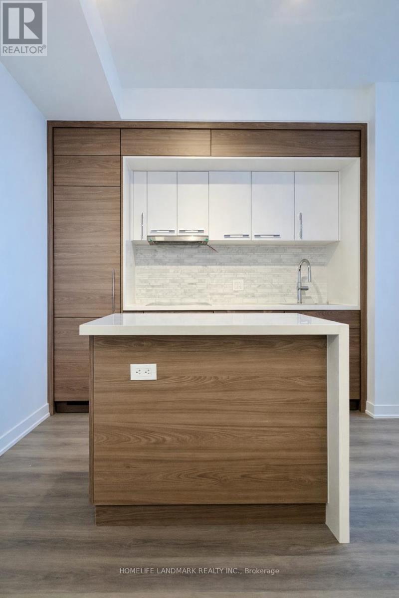 MLS® listing #29594169 for sale located at 2605 - 29 GREEN TRAIL COURT