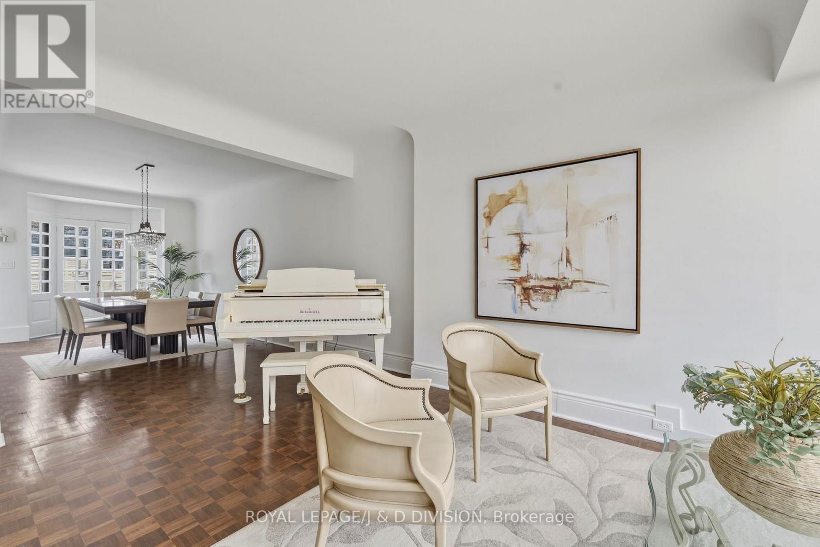 MLS® listing #29595668 for sale located at 18 TRANBY AVENUE