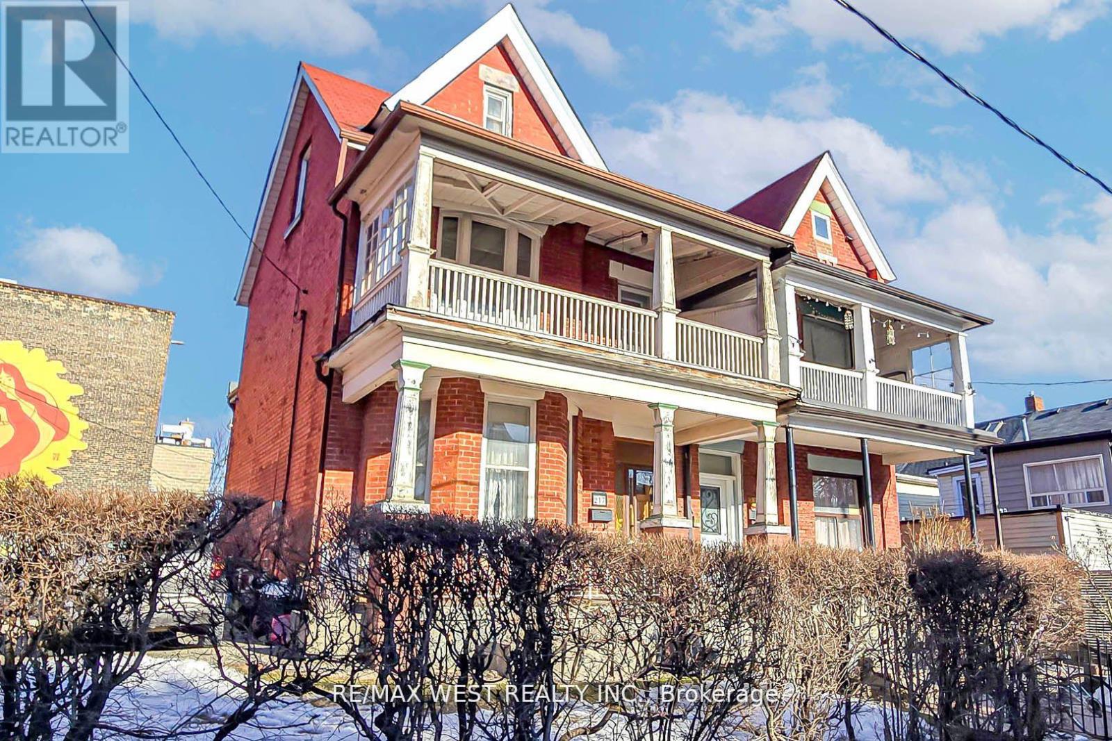 MLS® listing #29596587 for sale located at 217 GLADSTONE AVENUE