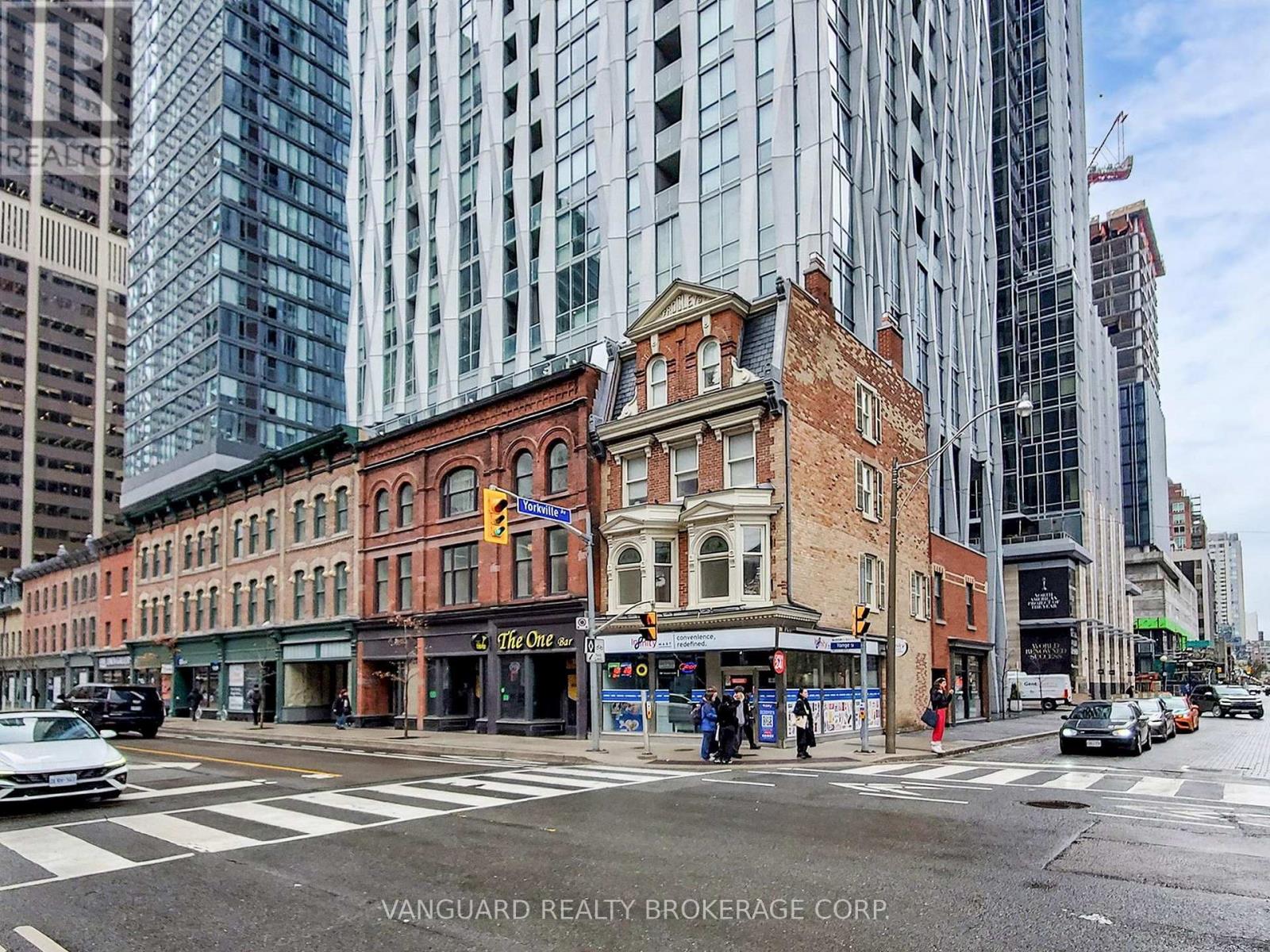 MLS® listing #29597776 for sale located at 107, 108 & 1010 - 1 YORKVILLE AVENUE