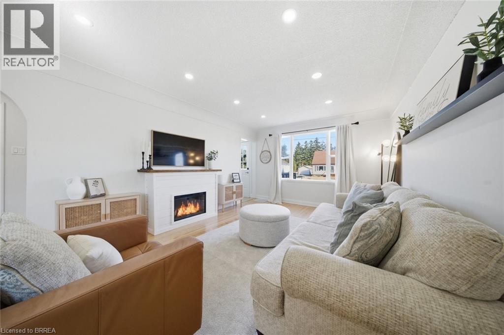 MLS® listing #29597827 for sale located at 31 WILLOW Drive