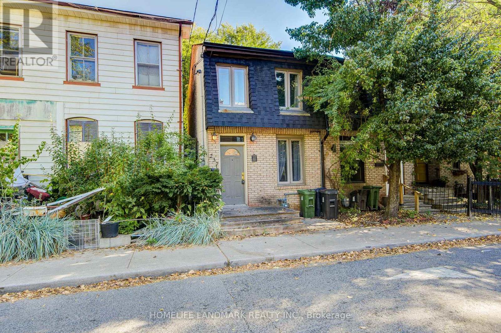 MLS® listing #29598635 for sale located at 237 ONTARIO STREET