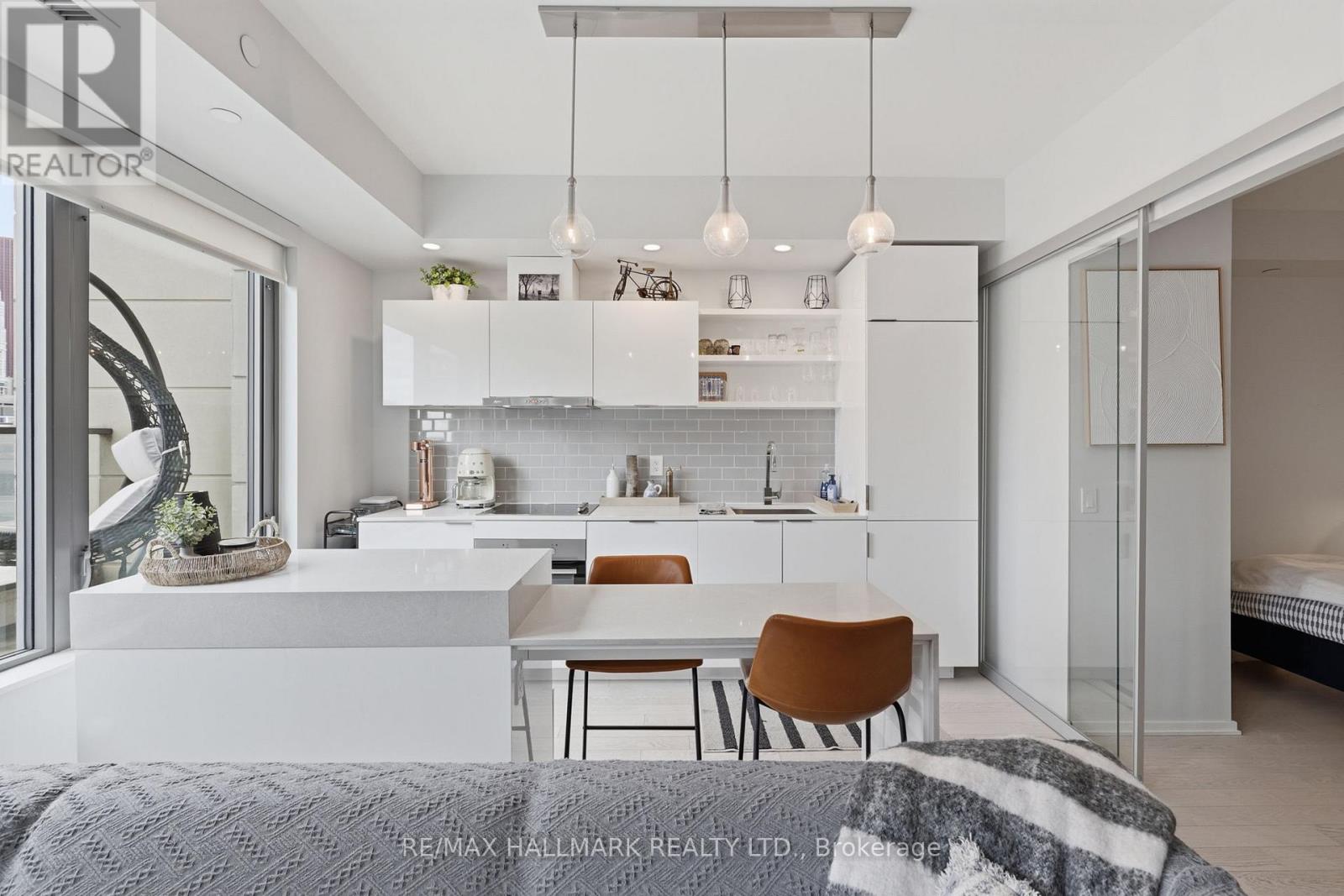 MLS® listing #29599842 for sale located at 425 - 12 BONNYCASTLE STREET