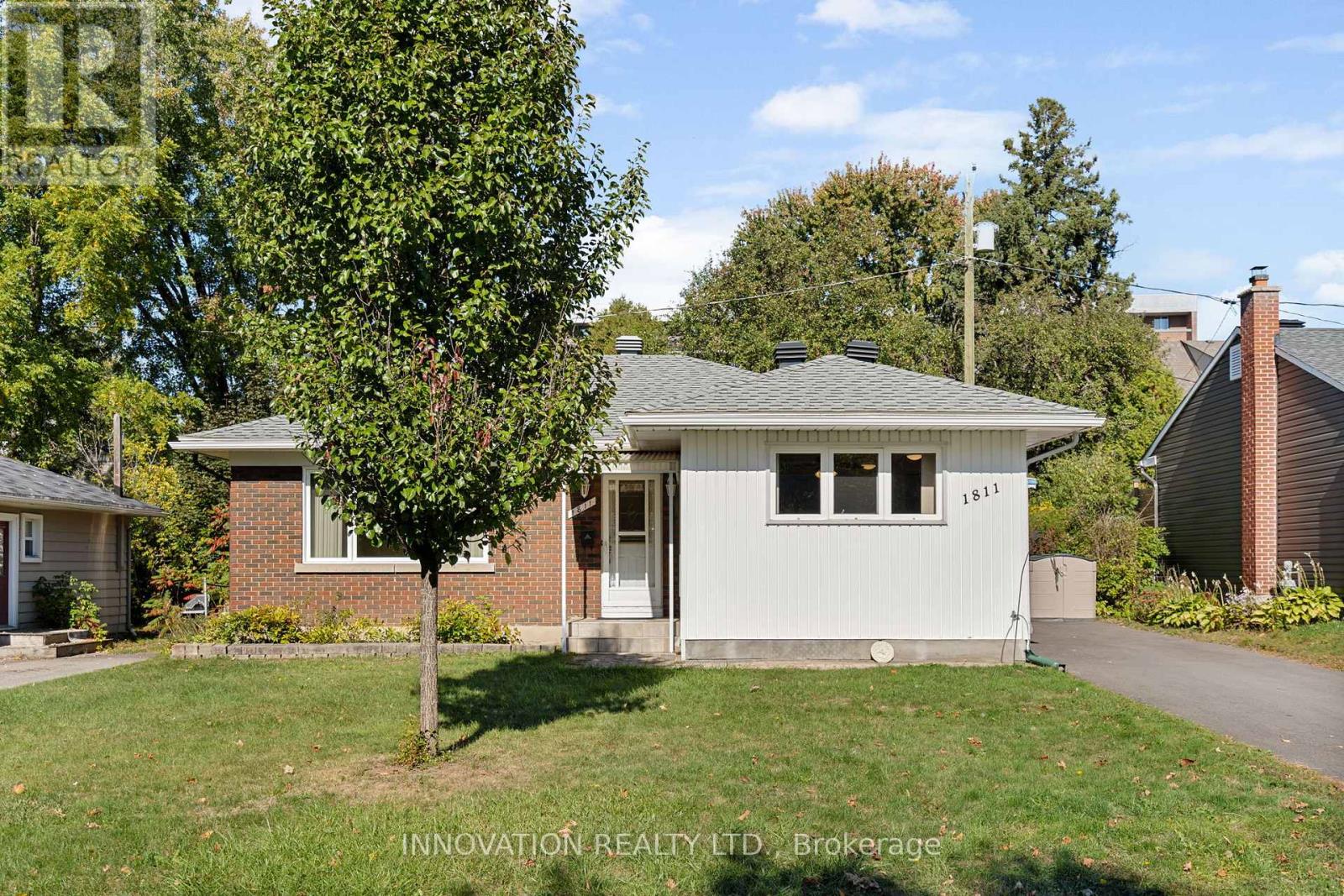 MLS® listing #29599854 for sale located at 1811 HUTTON AVENUE