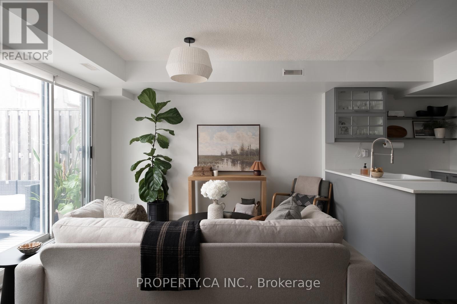 MLS® listing #29601144 for sale located at 133 - 25 TURNTABLE CRESCENT