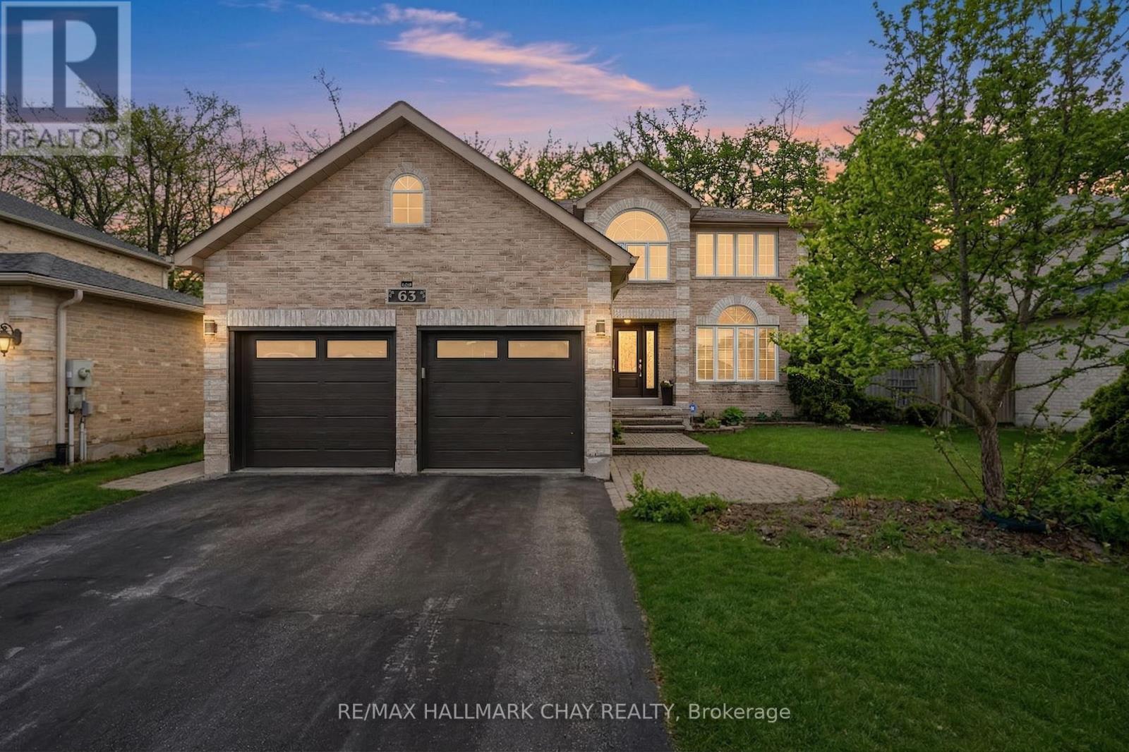 MLS® listing #29601375 for sale located at 63 NORTHVIEW CRESCENT