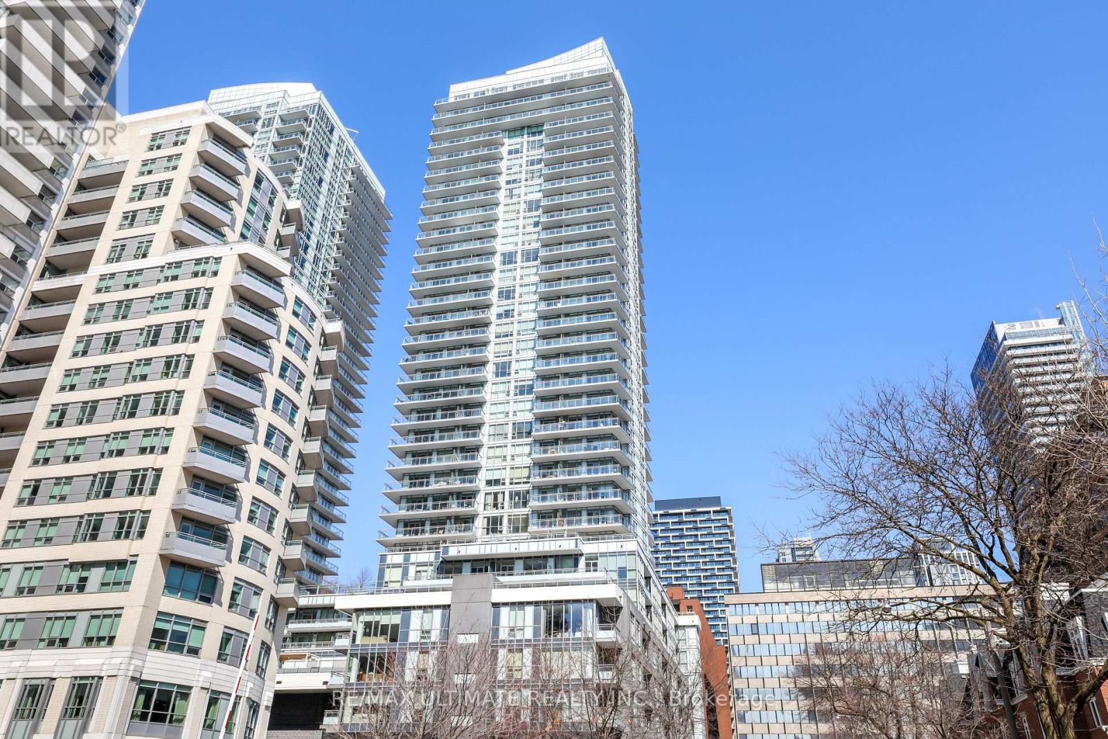 MLS® listing #29602311 for sale located at 1812 - 98 LILLIAN STREET