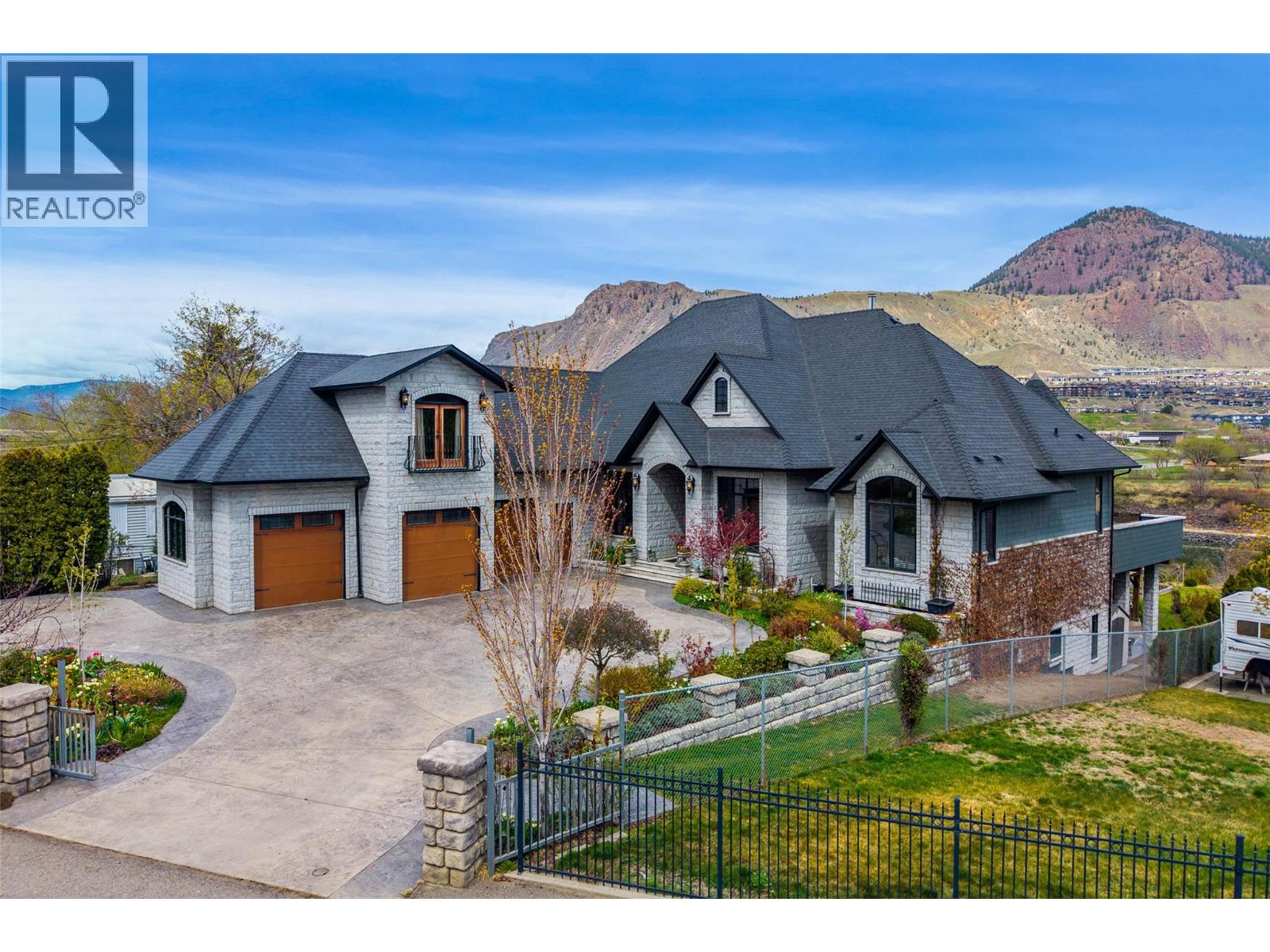 MLS® listing #29604437 for sale located at 1580 Lorne Street