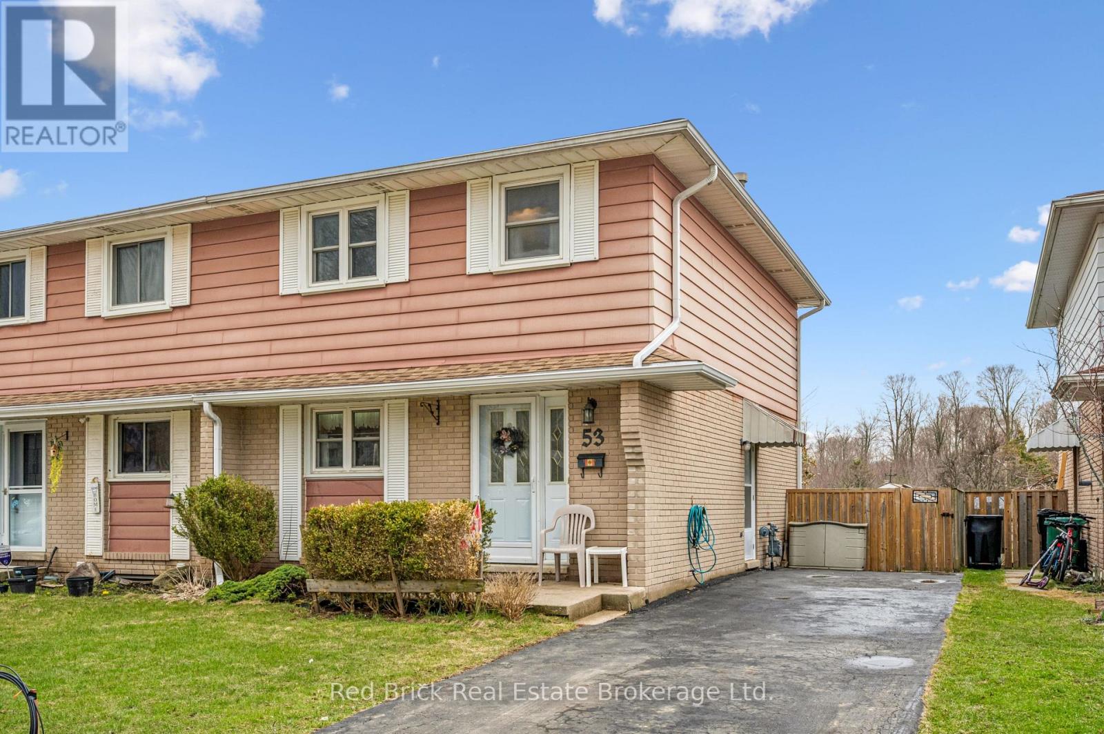 MLS® listing #29606030 for sale located at 53 SHADELAND CRESCENT