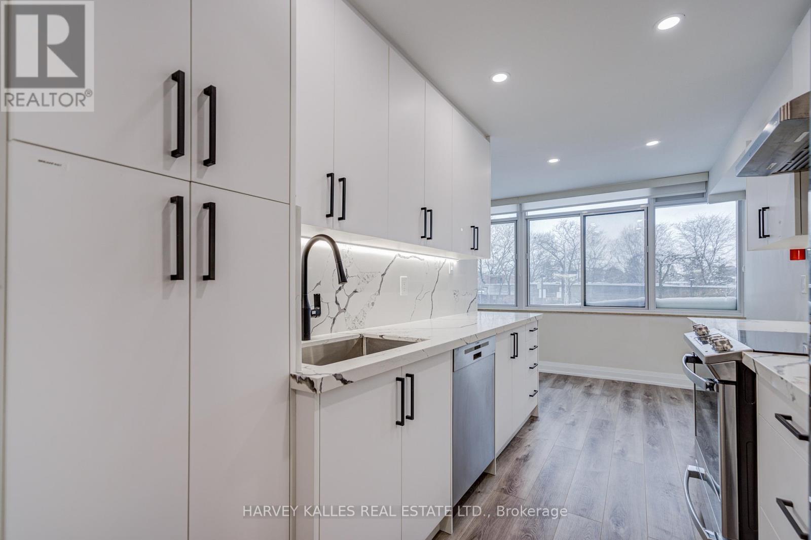 MLS® listing #29607207 for sale located at 109 - 3000 BATHURST STREET