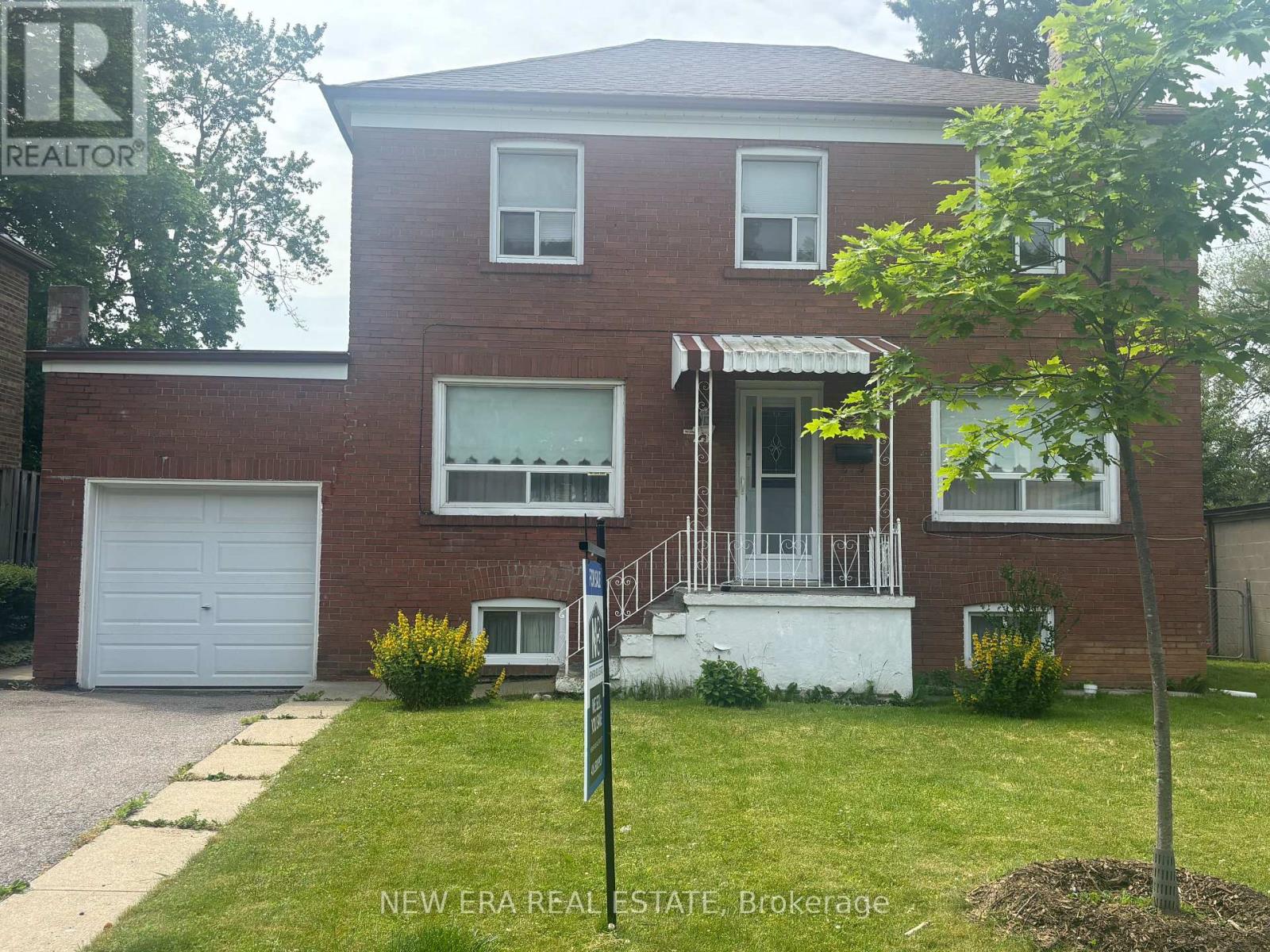 MLS® listing #29607488 for sale located at 27 DELL PARK AVENUE