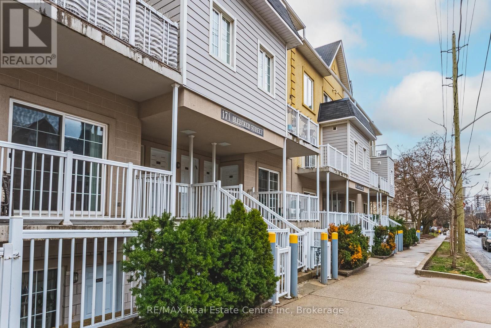 MLS® listing #29609744 for sale located at 222 - 171 BLEECKER STREET