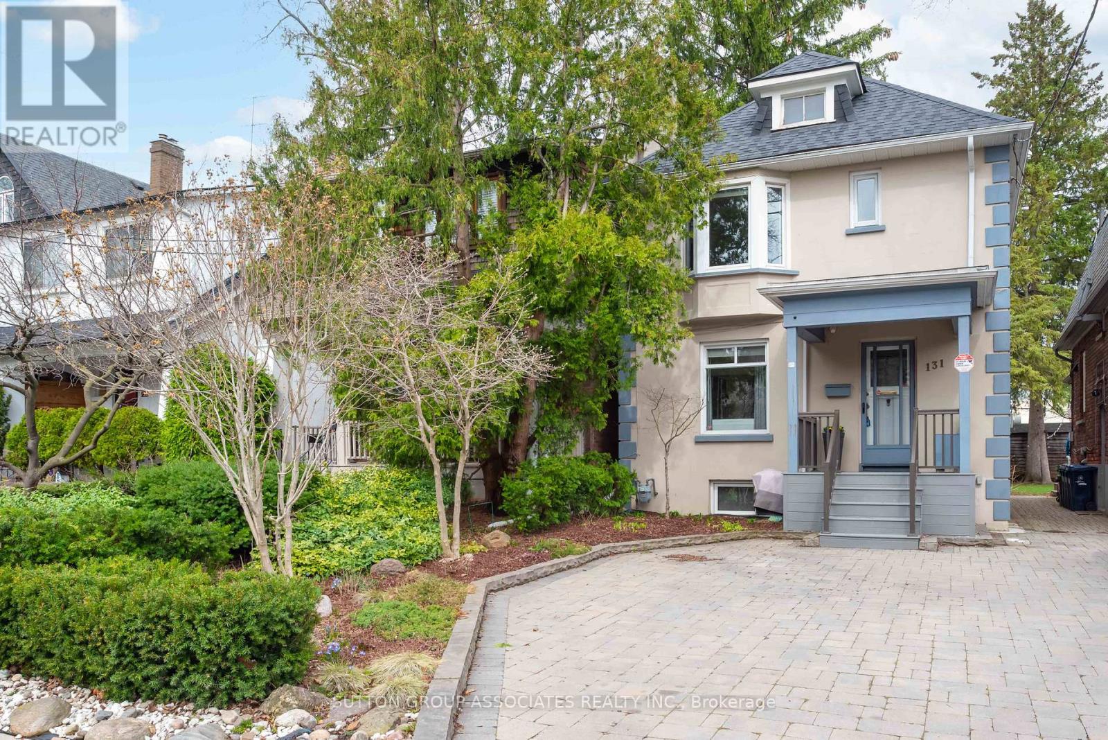 MLS® listing #29609778 for sale located at 131 PINEWOOD AVENUE