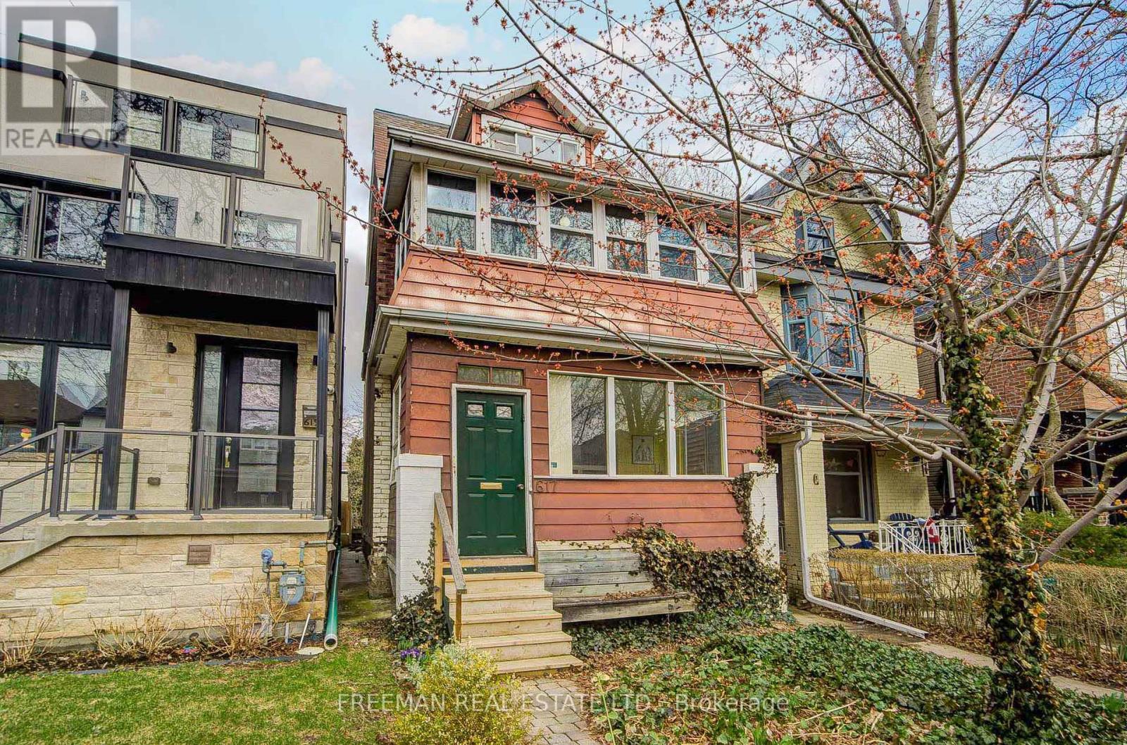 MLS® listing #29610189 for sale located at 617 CLINTON STREET